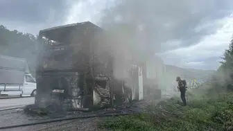 Samsun yolunda korku dolu anlar: Yolcu otobüsü alevlere teslim oldu