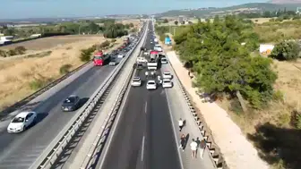 Bursa'da sabah trafiğinde kabus: Yola dökülen mazot 9 aracı birbirine kattı
