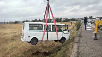 Eskişehir'de kavşak dehşeti: Çarpışmanın şiddetiyle tarlaya savruldu