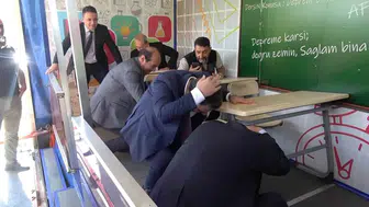 Bilim şenliğinde şaşırtan tesadüf: Tatbikat bitti, gerçek sarsıntı başladı