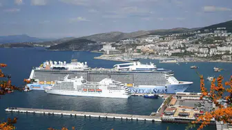 Kuşadası Limanı'nda dev hareketlilik: Binlerce turist aynı anda ayak bastı