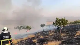 Batman'da korkutan alevler: Sanayi bölgesinin yanı başında yükseldi