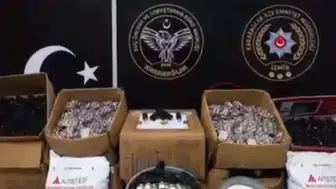 Karabağlar'da zehir tacirlerine büyük darbe: Depo dolusu hap ele geçirildi