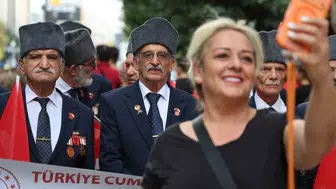 Elazığ sokaklarında vefa yürüyüşü: Kahramanlar için tek yürek oldular