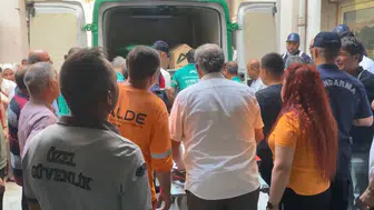Eşini ve çocuğunu kurtardı, can yeleği için döndüğü gemide can verdi: Uzman Çavuş Fahri Ateş son yolculuğuna uğurlanıyor