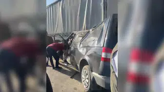 Suruç yolunda acı bilanço: Minibüs TIR'a çarptı, iki kişi hayatını kaybetti