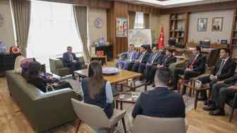 Kütahya'nın Geleceği İçin Kritik Zirve: Vali Işın'dan Kaymakamlara Hizmet Talimatı