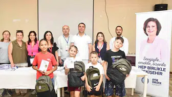 Beylikova'da okul heyecanı: 266 öğrencinin çanta ve kırtasiye ihtiyacı karşılandı