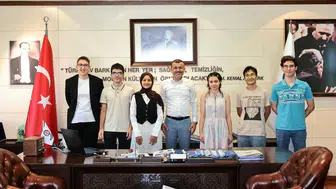 Denizli'nin gurur tablosu: Başkan Çavuşoğlu'ndan YKS şampiyonlarına anlamlı hediye