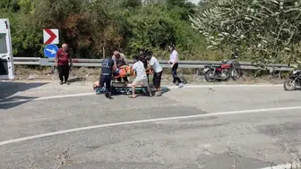 Kadirli yolunda motosiklet dehşeti: Bariyerlere çarpan iki kişi hastanelik oldu