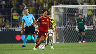 Devler Ligi'nde Kadıköy'de Nefesler Tutuldu: Fenerbahçe ve Roma Sahada