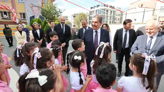 Çöpten gelen devasa eğitim desteği: 8,5 milyon defter öğrencilere ulaştı