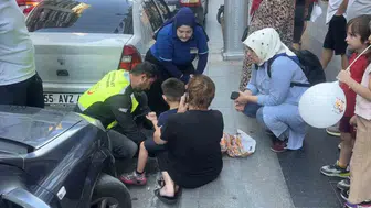 Samsun'da yürekleri ağza getiren kaza: Otomobilin çarptığı küçük çocuk hayatta