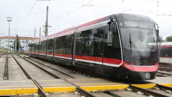 Samsun raylı sisteminde yerli devrim: Kırmızı-beyaz tramvaylar şehre güç katıyor