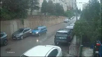 Bursa'da sabah trafiğinde dehşet anları: Kontrolden çıkan otomobil takla attı