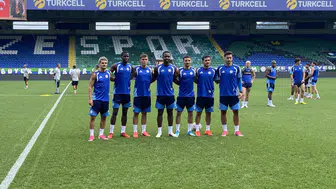 Çaykur Rizespor'da Büyük Değişim: 20 Futbolcu Gitti, 9 Yeni İsimle Kadro Yenilendi