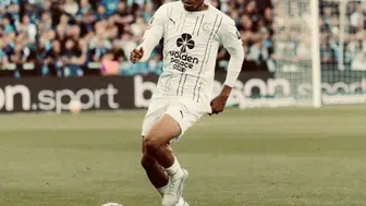Erzurumspor'da transferin son dakikaları hareketli geçti: Üç genç isimle sözleşme imzalandı