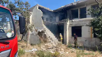 Dutdibi Mahallesi'nde korkutan alevler: Metruk binada yangın paniği