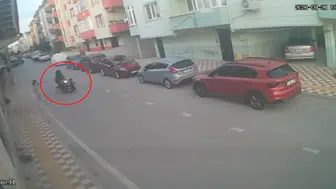 Karacabey'de korku dolu anlar: Oyun oynarken motosikletin hedefi oldu