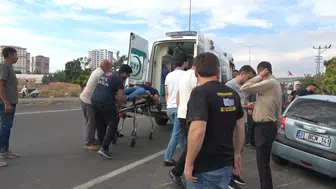 Öncüpınar yolunda şiddetli çarpışma: İki sürücü hastanelik oldu