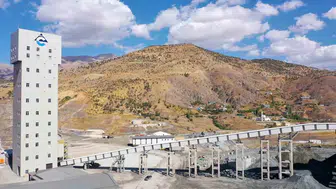 Siirt'in derinliklerinde devasa üretim: Yerin 669 metre altında ekonomi için ter dökülüyor