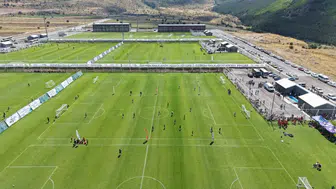 Erciyes'in zirvesinde futbol şöleni: 41 takım geleceğin yıldızları için buluştu