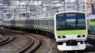 Tokyo'da hayat durma noktasına geldi: 140 bin yolcu yollarda mahsur kaldı