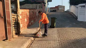 Efeler'de sokak sokak temizlik seferberliği: Mahalleler yeni çehresine kavuşuyor