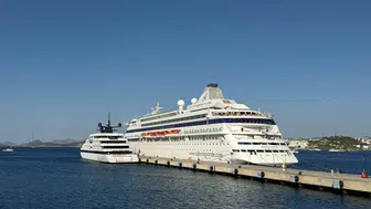 Bodrum'un mavi sularında kruvaziyer bereketi: 836 turist ilçeye ayak bastı
