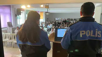 Gençlerin Güvenliği İçin Sahaya İndiler: Polislerden Lisede Kritik Eğitim