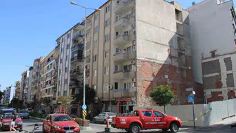 Efeler'de mutfaktaki kıvılcım faciayı tetikleyebilirdi: 6 katlı apartman boşaltıldı