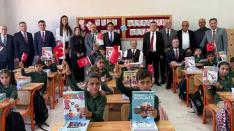 Hakkari'de ders zili çaldı: 60 bini aşkın öğrenci için yeni dönem heyecanı başladı