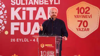 Bilal Erdoğan'dan gençlere çağrı: Geleceğin mimarı olacak nesli kitapla inşa ediyoruz
