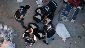 Çatı katındaki gizli zuladan servet değerinde uyuşturucu çıktı
