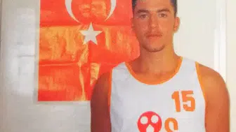 Parkelerin yaşayan efsanesi: 40 yıldır bitmeyen basketbol tutkusu