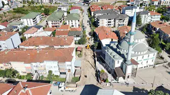 Yeşiltepe'de asfalt mesaisi: 15 sokak için düğmeye basıldı