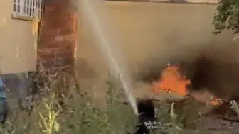 Çorum'da korkutan alevler: Evin yanındaki ardiyeyi yuttu