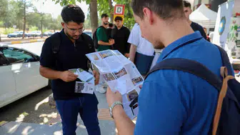 Dicle Üniversitesi'nde yeni dönem: Gençler belediyenin kapısını kampüste buluyor