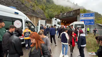 Bartın-Karabük yolunda tünel çıkışında can pazarı: Bir sürücü hayatını kaybetti