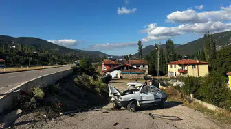 Tokat yolunda acı bilanço: Kavşaktaki çarpışma bir aileyi yasa boğdu