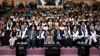 Manisa'da tıp dünyasına ilk adım: Geleceğin hekimleri beyaz önlükleriyle buluştu