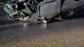 Sakarya'da dehşet anları: Park halindeki tarım araçlarına çarpan otomobil hurdaya döndü