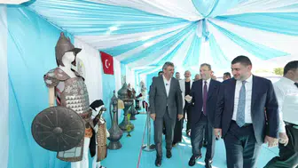 Hollywood setlerinden Pendik sahiline: Dev yapımların kostüm ustası bu kez İstanbullular için tezgah açtı