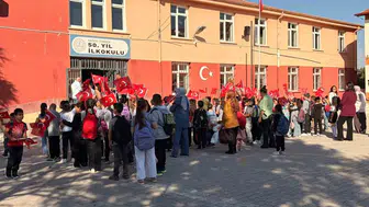 Tomarza'da okul bahçeleri uzun süren sessizliğin ardından yeniden şenlendi