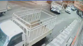 Bağcılar'da yürekleri ağza getiren kaza: Yokuşta kontrolden çıkan tanker dehşet saçtı