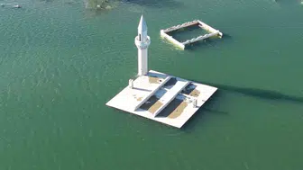 Baraj suları çekildi, yıllardır saklanan sessiz köy gün yüzüne çıktı