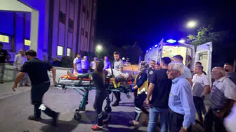 Kahta'da akşam saatlerinde korkunç kaza: Yolun karşısına geçmek isterken ağır yaralandı