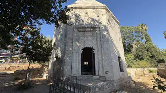 Antalya'nın kalbinde 649 yıllık efsane: Liman zincirlerini kıran beyin mirası