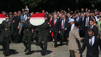 CHP'nin 103'üncü yıl dönümünde Anıtkabir'de tarihi buluşma: Kılıçdaroğlu'ndan demokrasi vurgusu