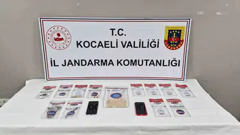 Kocaeli'de zehir tacirlerine jandarma darbesi: Binlerce hap ele geçirildi